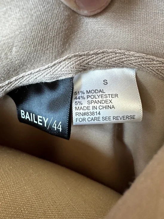 Bailey 44 Taupe Knit Short Set- size S - Picture 2 of 9